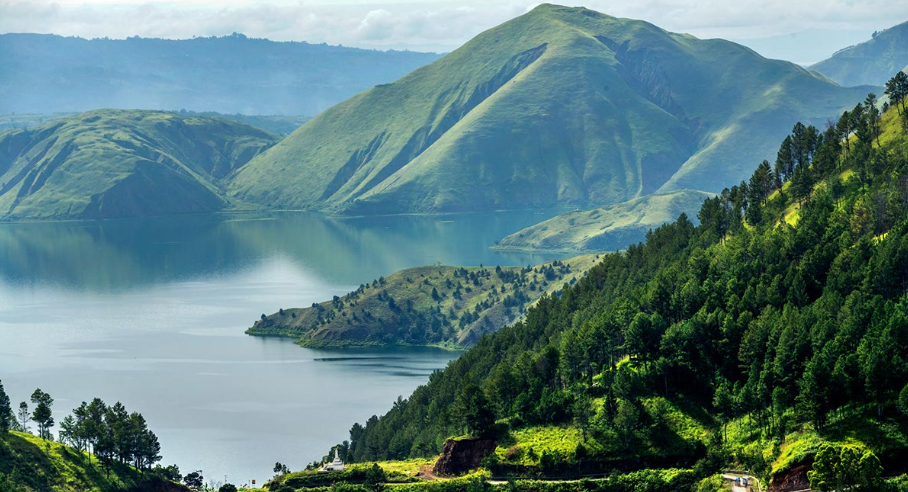 Lake Toba: The Largest Volcanic Lake in the World - Amazing Nusantara